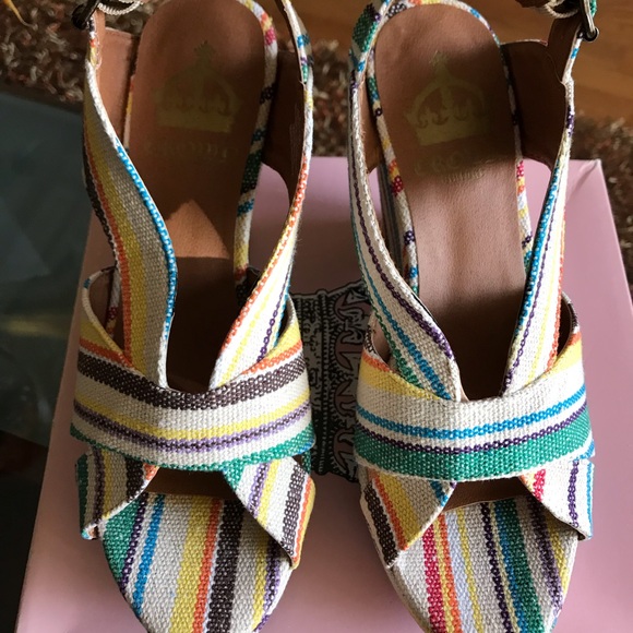 Shoes - Picture 2 of 6